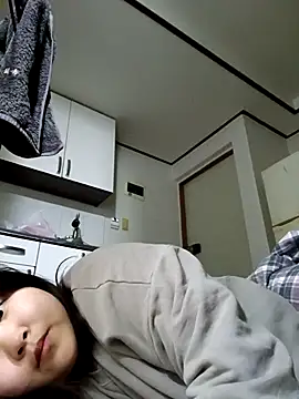 hello098712 online show from March 5, 2025, 3:07 pm