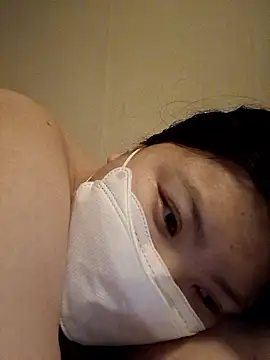 hello098712 online show from May 8, 2026, 3:16 pm