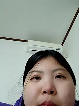 hello098712 online show from December 5, 2025, 10:14 am