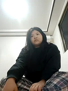 hello098712 online show from March 3, 2025, 6:46 pm