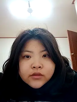 hello098712 online show from March 13, 2025, 9:21 am