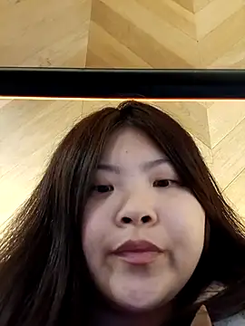 hello098712 online show from March 10, 2025, 5:11 am