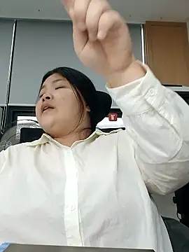 Snapshot of hello098712 chatting on September 24, 2025, 3:24 am hello098712 online show from September 24, 2025, 3:24 am