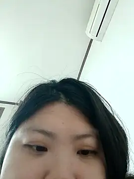 hello098712 online show from May 3, 2026, 11:04 am