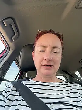 LouiseTswing online show from July 9, 2026, 1:43 pm