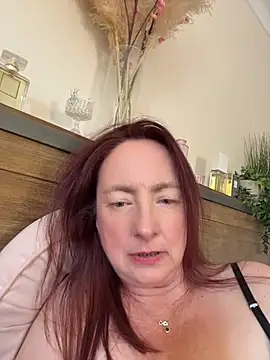 LouiseTswing online show from July 2, 2026, 1:17 pm