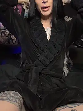 MissMidnightUK online show from March 17, 2026, 12:13 am