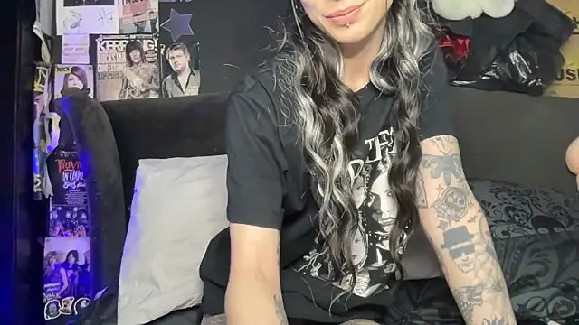MissMidnightUK online show from June 15, 2026, 11:37 pm