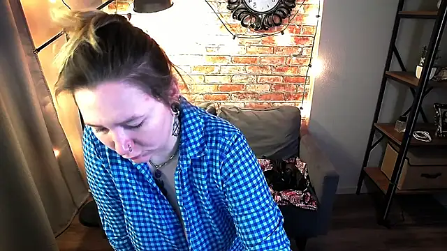 Ozalin Green online show from October 14, 2025, 6:03 am