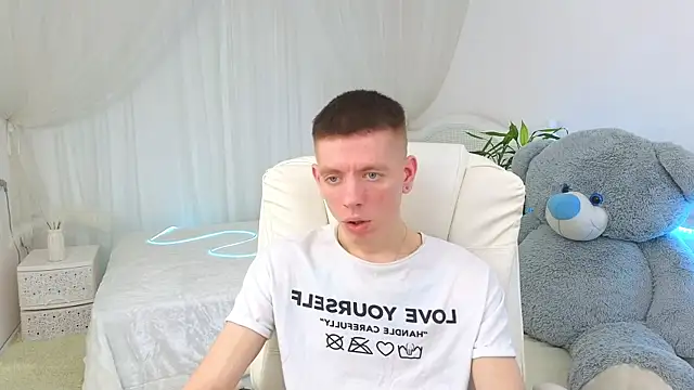 shampoo777 online show from March 11, 2025, 1:01 pm