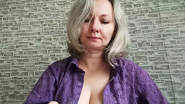 Snapshot of EdithManning chatting on September 29, 2025, 6:31 am EdithManning online show from September 29, 2025, 6:31 am