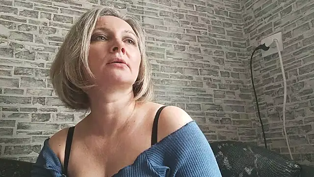 Snapshot of EdithManning chatting on March 10, 2025, 9:12 am EdithManning online show from March 10, 2025, 9:12 am