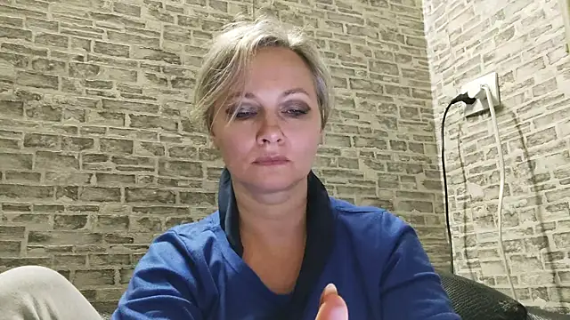 Snapshot of EdithManning chatting on March 6, 2025, 3:35 pm EdithManning online show from March 6, 2025, 3:35 pm