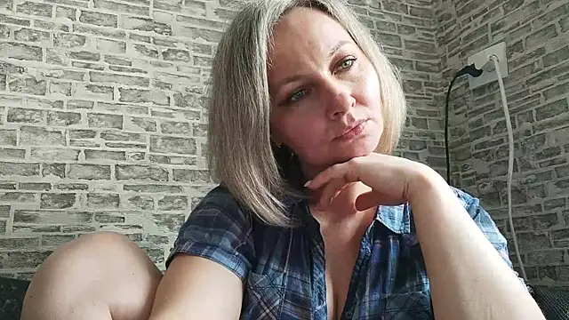 Snapshot of EdithManning chatting on March 19, 2025, 9:28 am EdithManning online show from March 19, 2025, 9:28 am