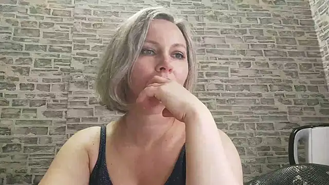 Snapshot of EdithManning chatting on March 18, 2025, 12:39 pm EdithManning online show from March 18, 2025, 12:39 pm