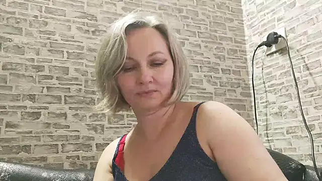 Snapshot of EdithManning chatting on February 15, 2025, 1:49 pm EdithManning online show from February 15, 2025, 1:49 pm