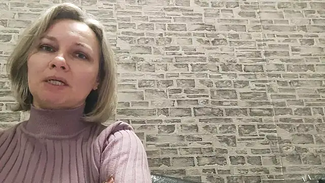 Snapshot of EdithManning chatting on February 27, 2025, 3:15 pm EdithManning online show from February 27, 2025, 3:15 pm