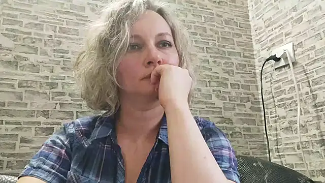 Snapshot of EdithManning chatting on March 22, 2025, 2:47 pm EdithManning online show from March 22, 2025, 2:47 pm