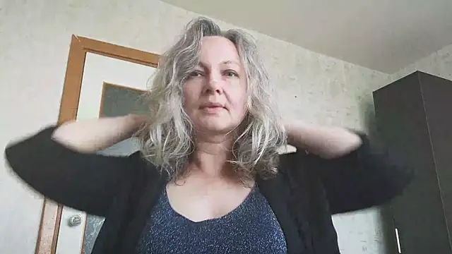 EdithManning online show from June 1, 2026, 5:51 am