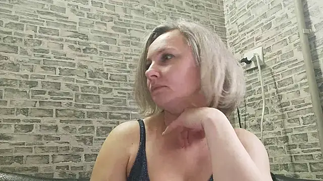 Snapshot of EdithManning chatting on March 17, 2025, 12:57 pm EdithManning online show from March 17, 2025, 12:57 pm