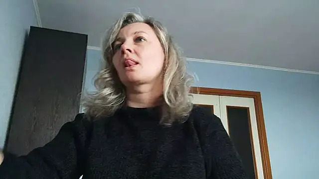 EdithManning online show from April 27, 2026, 8:23 am