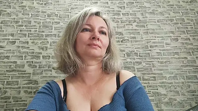 Snapshot of EdithManning chatting on September 18, 2025, 5:10 am EdithManning online show from September 18, 2025, 5:10 am