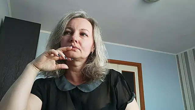 EdithManning online show from March 21, 2026, 6:36 am