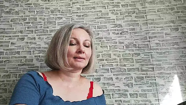 Snapshot of EdithManning chatting on March 7, 2025, 9:40 am EdithManning online show from March 7, 2025, 9:40 am