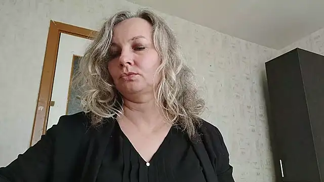 EdithManning online show from May 11, 2026, 2:45 pm