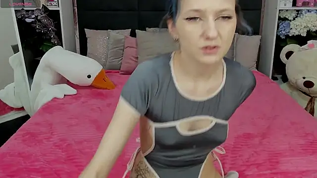 MiaKarlos online show from February 9, 2025, 1:22 am