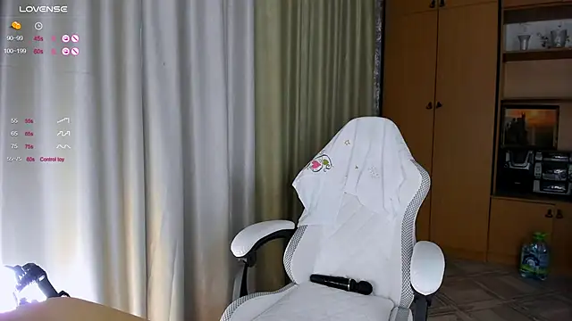 princessaalicc online show from November 12, 2025, 1:15 pm