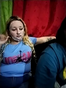 Snapshot of katieeandsharonn chatting on March 23, 2025, 6:47 am katieeandsharonn online show from March 23, 2025, 6:47 am