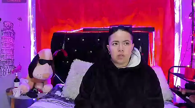 Snapshot of katieeandsharonn chatting on January 25, 2025, 12:17 am katieeandsharonn online show from January 25, 2025, 12:17 am