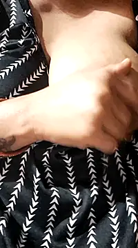 Snapshot of Hot-Anuska chatting on February 16, 2025, 12:54 pm Hot-Anuska online show from February 16, 2025, 12:54 pm