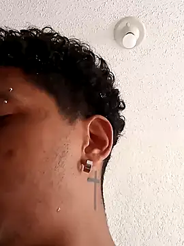 Snapshot of gugao666 chatting on January 17, 2025, 10:44 am gugao666 online show from January 17, 2025, 10:44 am