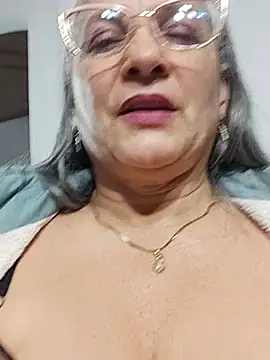 miisevvie  online show from March 3, 2025, 9:45 am