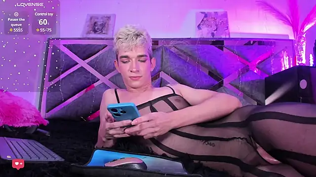 Cherry zayden  online show from January 21, 2025, 11:45 pm