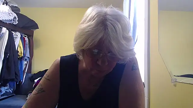 canadiancougar1965 online show from March 18, 2026, 3:35 pm