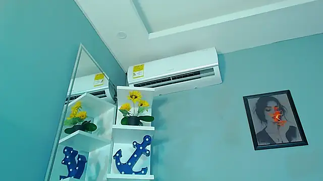 Snapshot of zoey-fox chatting on October 6, 2025, 11:05 pm zoey-fox online show from October 6, 2025, 11:05 pm