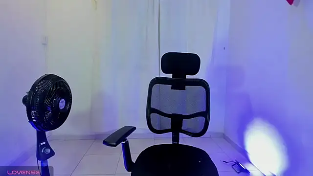 Zaya Smith online show from October 24, 2025, 3:16 am