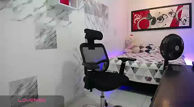 Zaya Smith online show from February 9, 2025, 11:25 pm