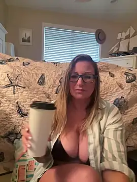 Aleesa milfxo online show from December 28, 2024, 2:42 pm