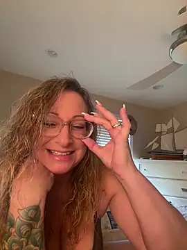 Aleesa milfxo online show from January 1, 2025, 5:33 pm