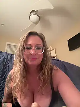 Aleesa milfxo online show from December 19, 2024, 2:34 am