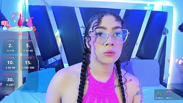 Snapshot of antonelllepiercee chatting on October 4, 2025, 9:33 am antonelllepiercee online show from October 4, 2025, 9:33 am