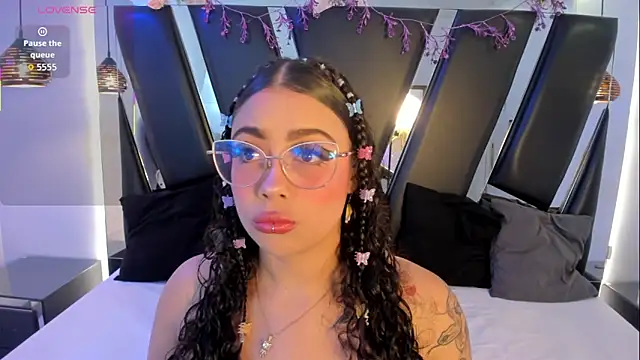 antonelllepiercee online show from March 31, 2026, 11:34 am