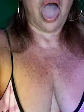 Kasandra Ho online show from December 2, 2025, 6:09 pm