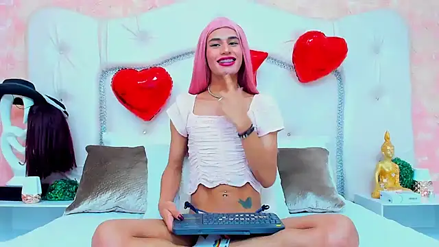 NahomiWhitel online show from February 19, 2025, 3:38 pm