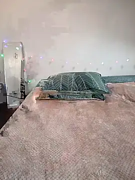 Mila Lovi online show from November 30, 2025, 11:44 am