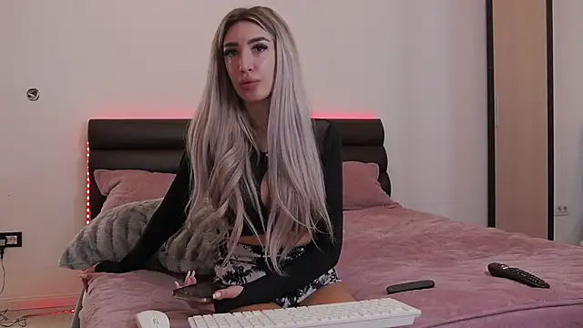 kaylaajo online show from February 26, 2025, 2:16 pm